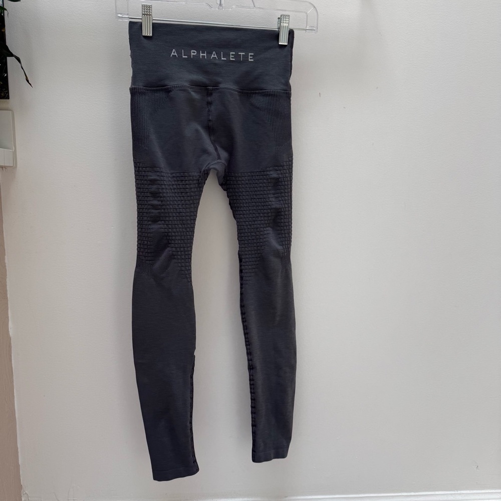 Alphalete Amplify Leggings Small | Seamless Contour | Grey - Picture 2 of 6